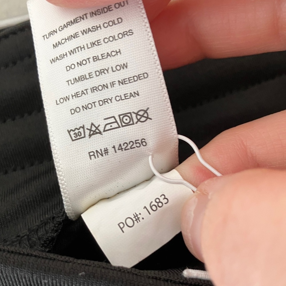 NWT FIGS • Livingston Basic Scrub Pant in Black Petite - Picture 7 of 10